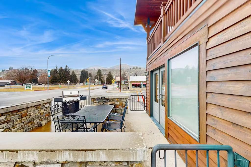 Driftin' Cabanas Chelan Exterior photo