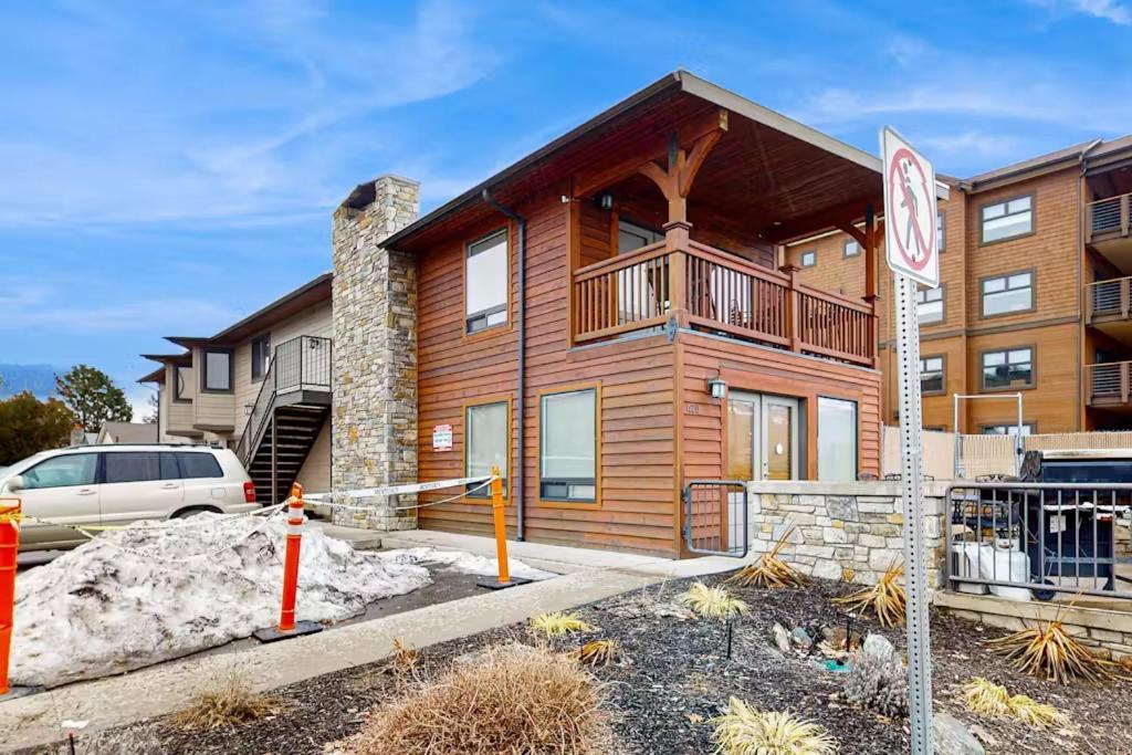 Driftin' Cabanas Chelan Exterior photo