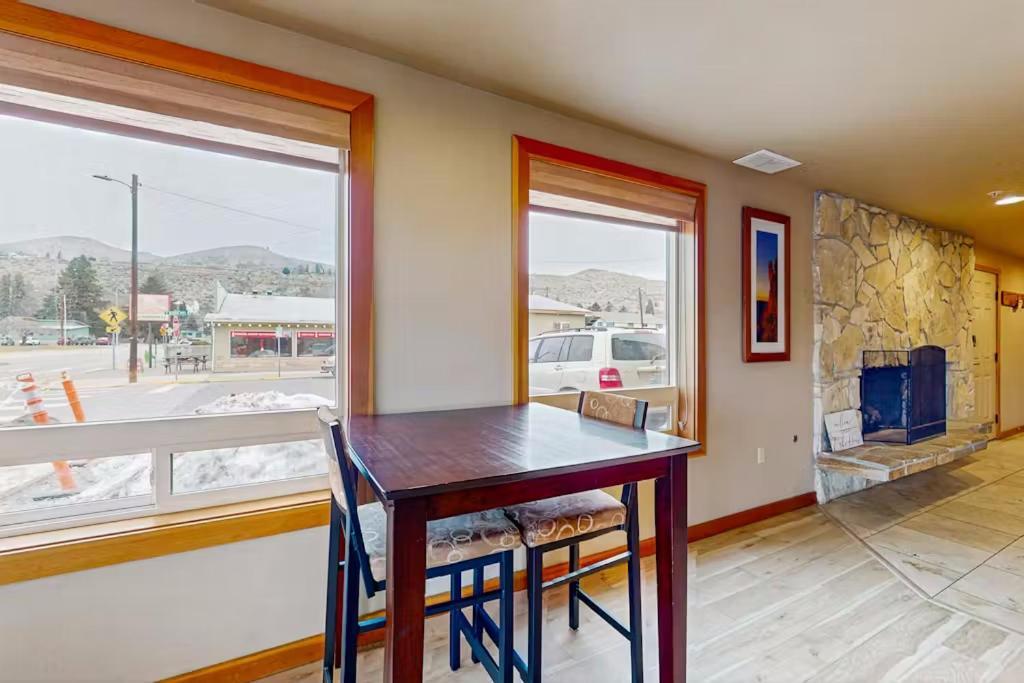 Driftin' Cabanas Chelan Exterior photo